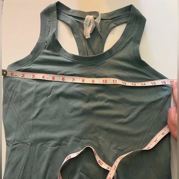 Athleta Momentum Seamless Tank Size medium - Picture 5 of 7